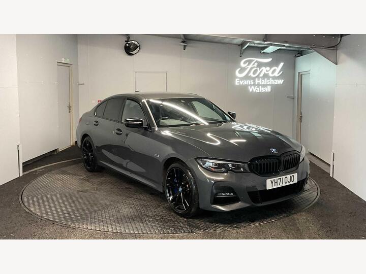 BMW 3 SERIES SALOON SPECIAL EDITIONS 2.0 330e 12kWh M Sport Pro Edition Auto Euro 6 (s/s) 4dr