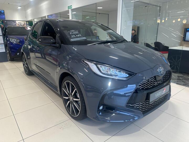 Toyota Yaris 1.5 VVT-h GR SPORT E-CVT Euro 6 (s/s) 5dr