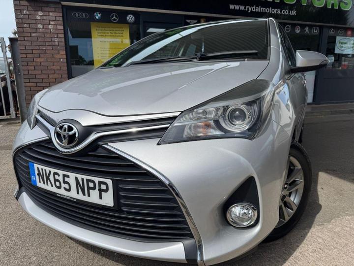 Toyota YARIS 1.33 Dual VVT-i Icon Euro 5 5dr Euro 5