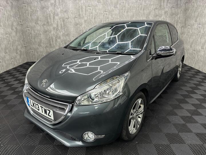 Peugeot 208 1.6 E-HDi Allure Euro 5 (s/s) 3dr