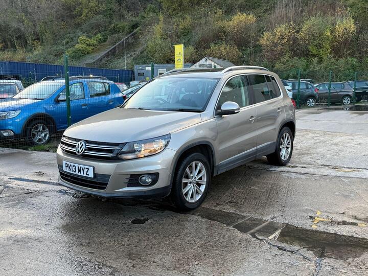 Volkswagen Tiguan 2.0 TDI BlueMotion Tech SE 4WD Euro 5 (s/s) 5dr