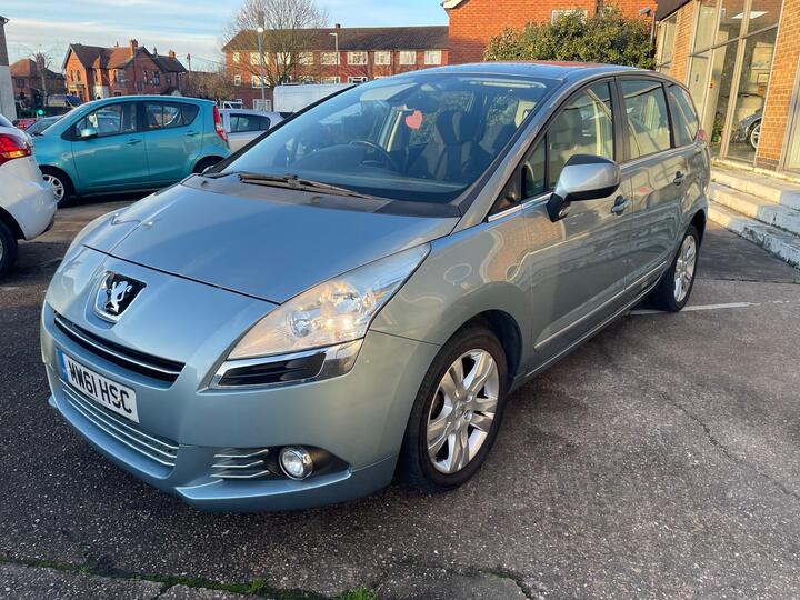 Peugeot 5008 1.6 HDi Active Euro 5 5dr Peugeot 5008 1.6 HDi Active Euro 5 5dr