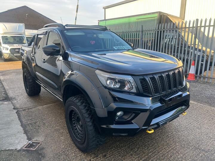 Nissan Navara 2.3 DCi N-Guard Auto 4WD Euro 6 4dr