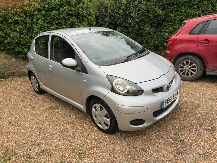 Toyota AYGO 1.0 VVT-i Ice Euro 5 5dr