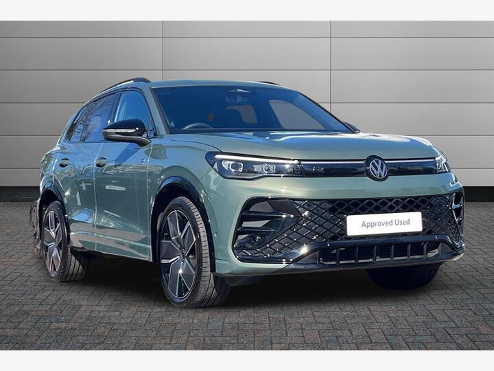 Volkswagen Tiguan 1.5 ETSI MHEV R-Line DSG Euro 6 (s/s) 5dr Volkswagen Tiguan 1.5 ETSI MHEV R-Line DSG Euro 6 (s/s) 5dr