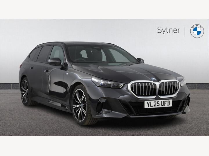 BMW 5 Series 2.0 530e 22.1kWh M Sport Touring Steptronic Euro 6 (s/s) 5dr BMW 5 Series 2.0 530e 22.1kWh M Sport Touring Steptronic Euro 6 (s/s) 5dr