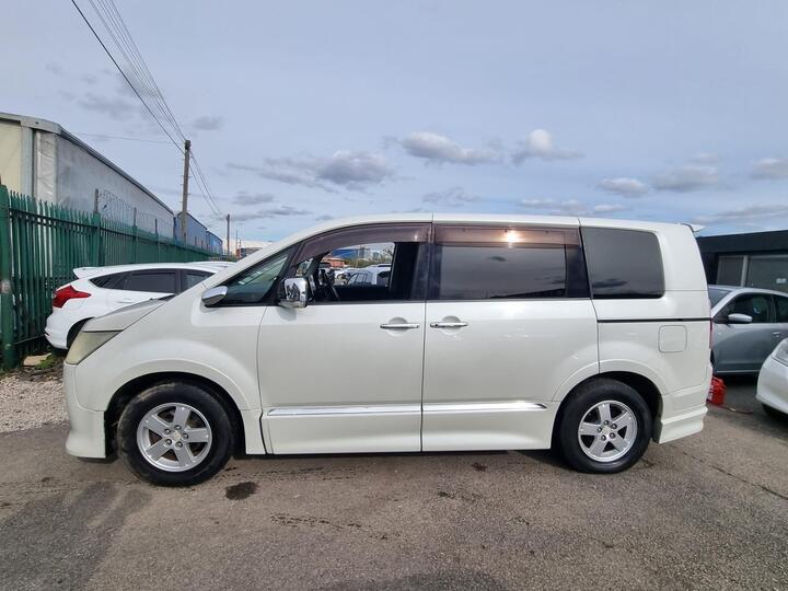 Mitsubishi Delica PETROL AUTO 8 SEATER ULEZ  LOW MILES