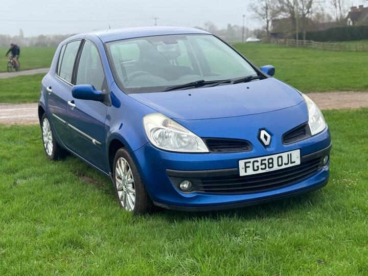 Renault Clio 1.2 TCe 16v Dynamique 5dr Renault Clio 1.2 TCe 16v Dynamique 5dr