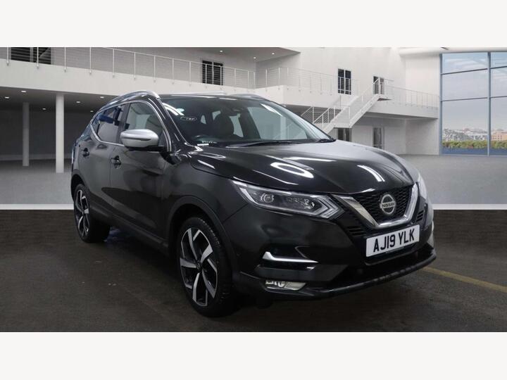 Nissan QASHQAI 1.3 DIG-T Tekna+ Euro 6 (s/s) 5dr