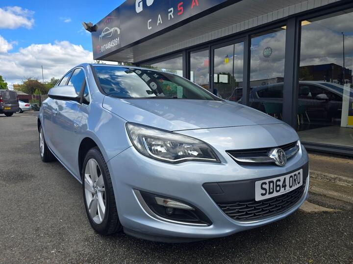 Vauxhall Astra 1.4 16v SRi Euro 5 5dr Vauxhall Astra 1.4 16v SRi Euro 5 5dr