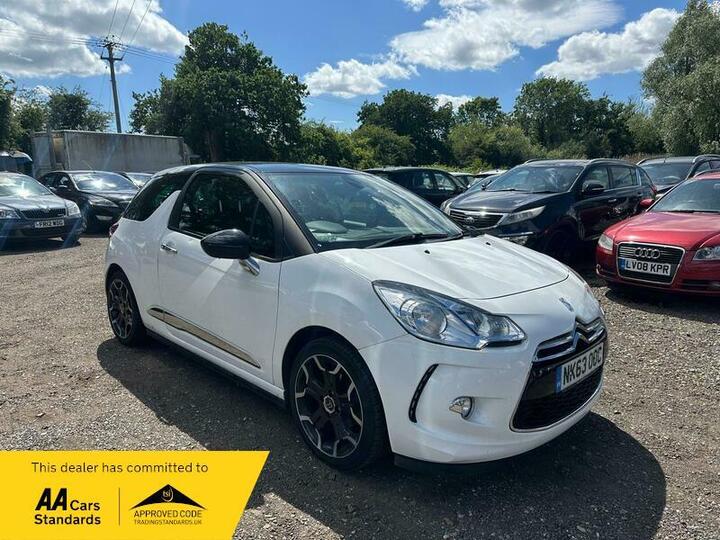 Citroen DS3 1.6 E-HDi Airdream DStyle Plus Euro 5 (s/s) 3dr Citroen DS3 1.6 E-HDi Airdream DStyle Plus Euro 5 (s/s) 3dr
