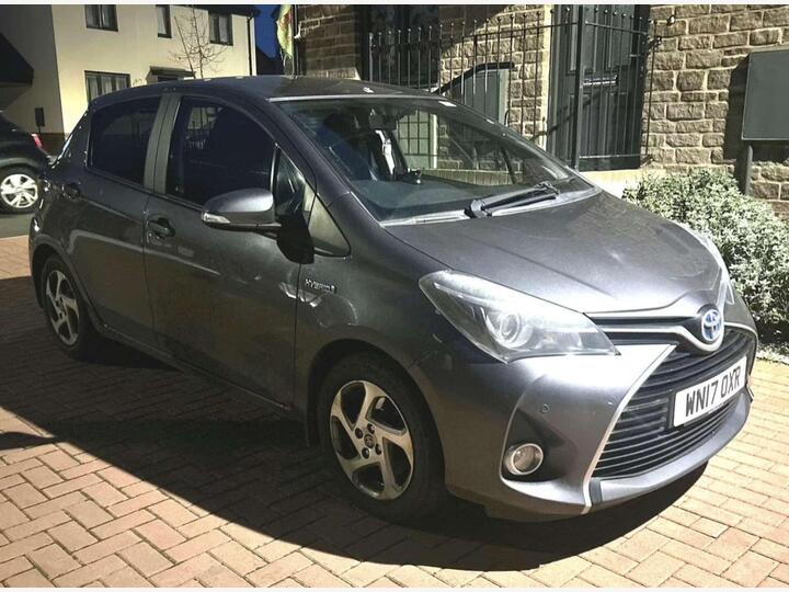 Toyota YARIS 1.5 VVT-h Icon E-CVT Euro 6 (s/s) 5dr Toyota YARIS 1.5 VVT-h Icon E-CVT Euro 6 (s/s) 5dr