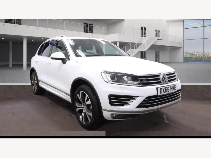 Volkswagen Touareg 3.0 TDI V6 BlueMotion Tech R-Line Tiptronic 4WD Euro 6 (s/s) 5dr Volkswagen Touareg 3.0 TDI V6 BlueMotion Tech R-Line Tiptronic 4WD Euro 6 (s/s) 5dr