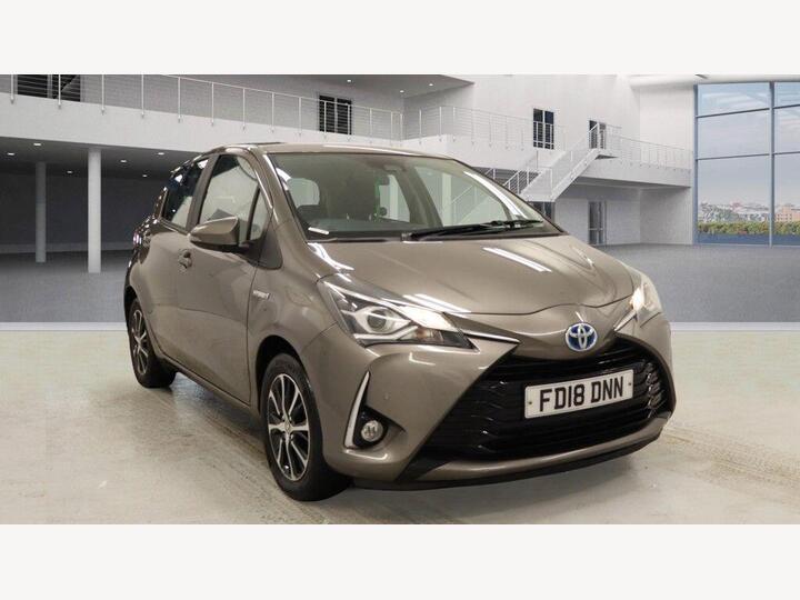 Toyota Yaris 1.5 VVT-h Icon Tech E-CVT Euro 6 (s/s) 5dr