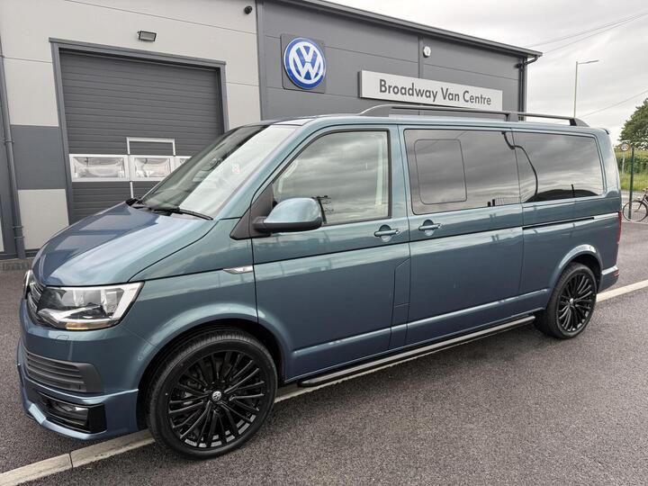 Volkswagen Caravelle 2.0 TDI SE DSG Euro 6 (s/s) 5dr Volkswagen Caravelle 2.0 TDI SE DSG Euro 6 (s/s) 5dr