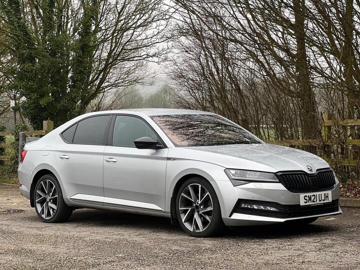 Skoda Superb 2.0 TDI SportLine Plus DSG Euro 6 (s/s) 5dr Skoda Superb 2.0 TDI SportLine Plus DSG Euro 6 (s/s) 5dr