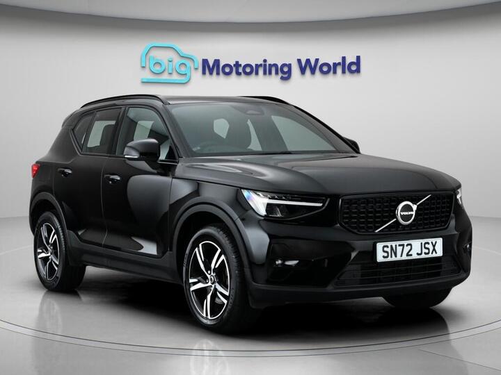 Volvo XC40 2.0 B3 MHEV Plus Dark DCT Auto Euro 6 (s/s) 5dr