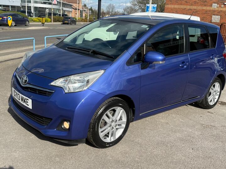 Toyota Verso S 1.33 Dual VVT-i T Spirit Euro 5 5dr