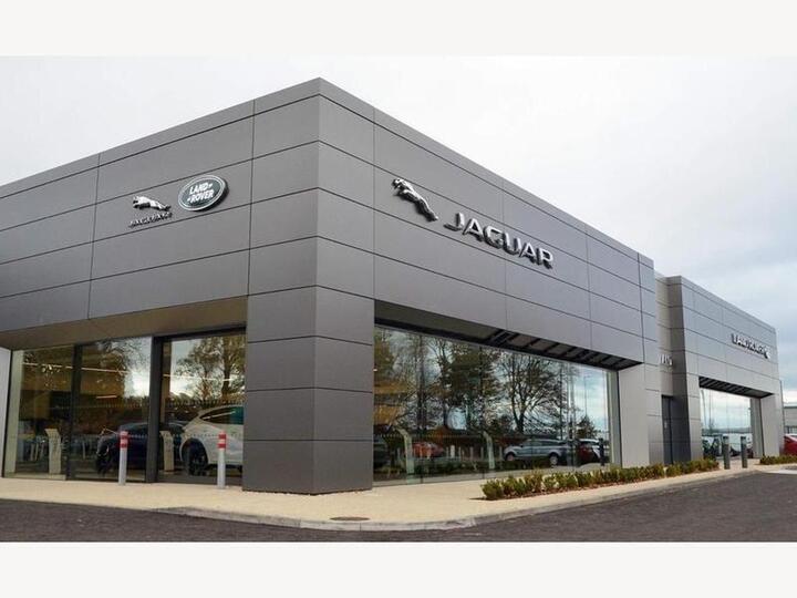 Land Rover Defender 110 2.0 P300 X-Dynamic HSE Auto 4WD Euro 6 (s/s) 5dr