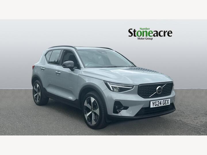 Volvo XC40 2.0 B4 MHEV Plus Dark DCT Auto Euro 6 (s/s) 5dr