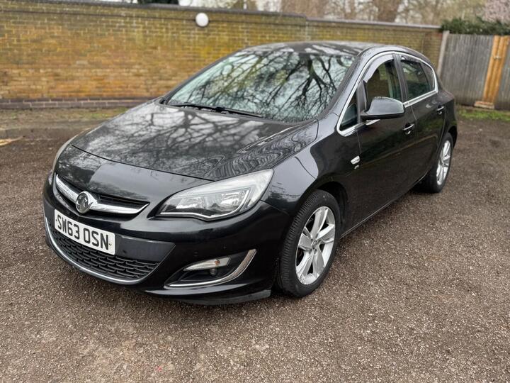 Vauxhall Astra 1.6 16v SRi Euro 5 5dr Vauxhall Astra 1.6 16v SRi Euro 5 5dr