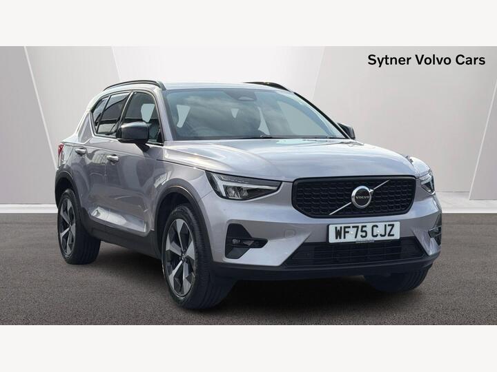Volvo XC40 2.0 B4 MHEV Plus Dark DCT Auto Euro 6 (s/s) 5dr