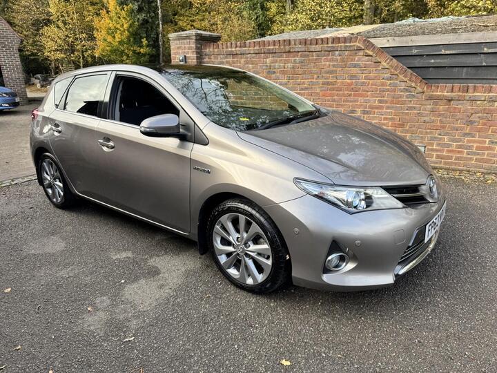 Toyota AURIS 1.8 VVT-h Excel CVT Euro 5 (s/s) 5dr Toyota AURIS 1.8 VVT-h Excel CVT Euro 5 (s/s) 5dr