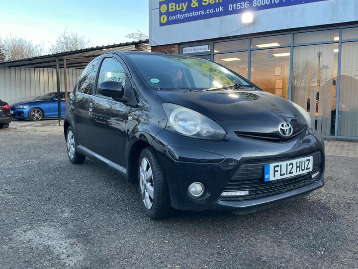 Toyota AYGO 1.0 VVT-i Fire Euro 5 5dr Toyota AYGO 1.0 VVT-i Fire Euro 5 5dr