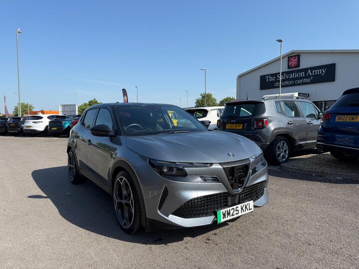 Alfa Romeo Junior 54kWh Elettrica Veloce Auto 5dr Alfa Romeo Junior 54kWh Elettrica Veloce Auto 5dr