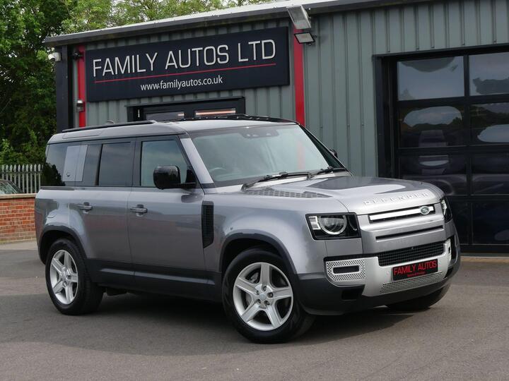 Land Rover Defender 110 3.0 D300 MHEV SE Auto 4WD Euro 6 (s/s) 5dr Land Rover Defender 110 3.0 D300 MHEV SE Auto 4WD Euro 6 (s/s) 5dr