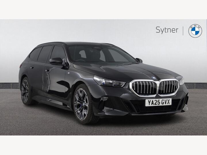 BMW 5 Series 2.0 530e 22.1kWh M Sport Touring Steptronic Euro 6 (s/s) 5dr BMW 5 Series 2.0 530e 22.1kWh M Sport Touring Steptronic Euro 6 (s/s) 5dr