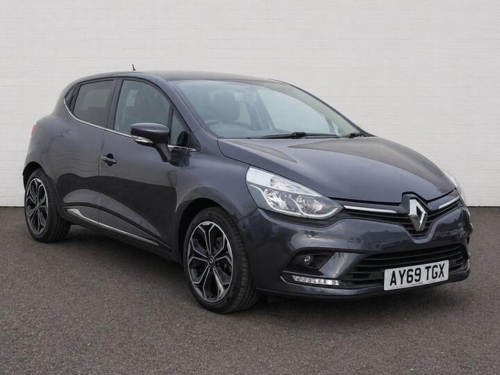 Renault CLIO 0.9 TCe Iconic Euro 6 (s/s) 5dr Renault CLIO 0.9 TCe Iconic Euro 6 (s/s) 5dr
