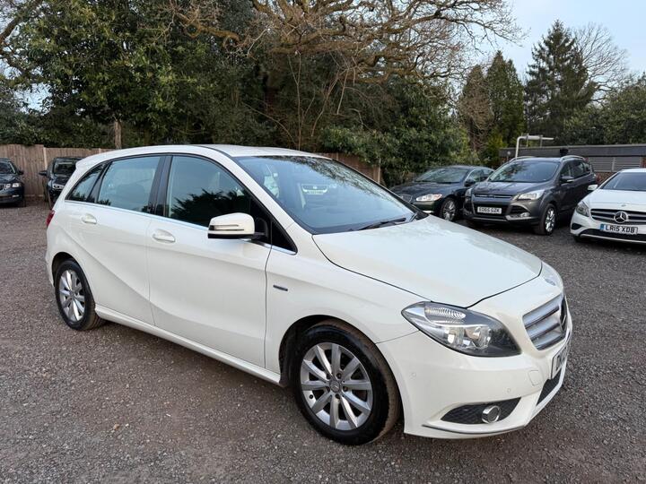 Mercedes-Benz B Class 1.8 B180 CDI BlueEfficiency SE Euro 5 (s/s) 5dr Mercedes-Benz B Class 1.8 B180 CDI BlueEfficiency SE Euro 5 (s/s) 5dr