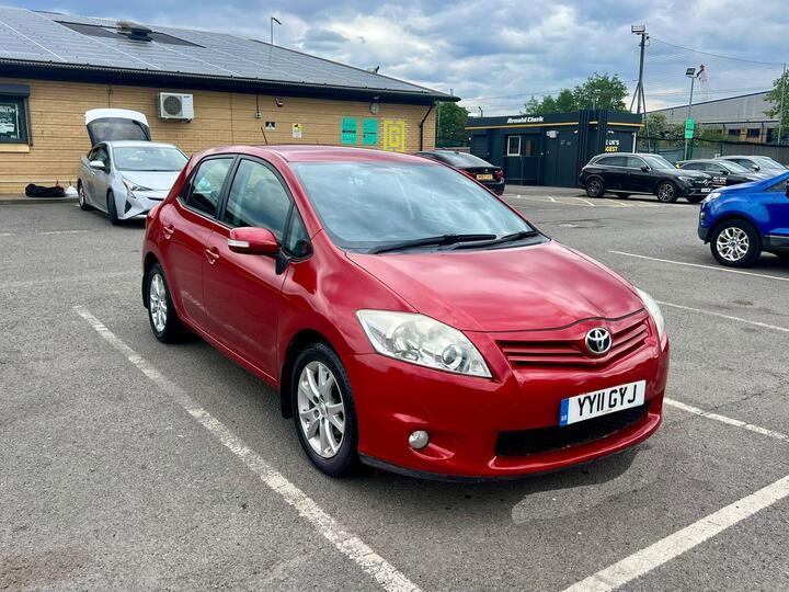Toyota Auris 1.33 Dual VVT-i TR Euro 4 (s/s) 5dr Toyota Auris 1.33 Dual VVT-i TR Euro 4 (s/s) 5dr