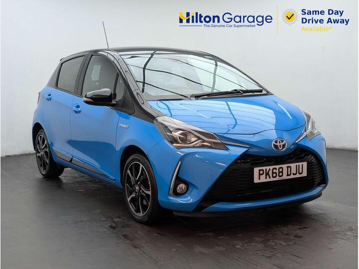 Toyota YARIS 1.5 VVT-h Cyan Bi-Tone E-CVT Euro 6 (s/s) 5dr