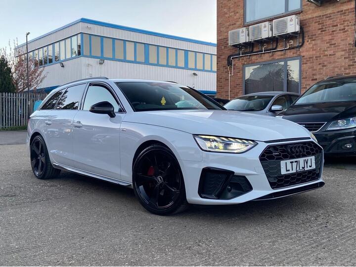 Audi A4 Avant 2.0 TDI 40 Black Edition S Tronic Quattro Euro 6 (s/s) 5dr Audi A4 Avant 2.0 TDI 40 Black Edition S Tronic Quattro Euro 6 (s/s) 5dr