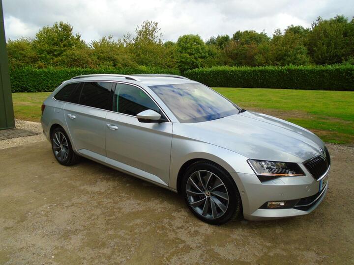 Skoda Superb 2.0 TSI Laurin & Klement DSG 4WD Euro 6 (s/s) 5dr