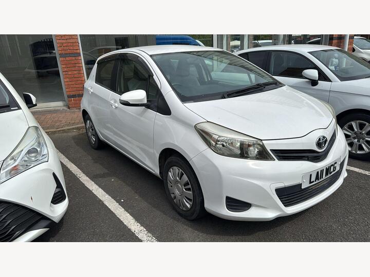 Toyota Yaris 1.0Dual VVT-i TR Multidrive S Euro 5 5dr