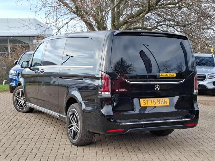 Mercedes-Benz V Class 2.0 V300d Premium G-Tronic+ Euro 6 (s/s) 5dr (8 Seat, Extra Long)