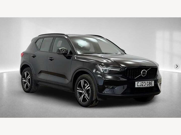 Volvo XC40 2.0 B3 MHEV Plus Dark DCT Auto Euro 6 (s/s) 5dr