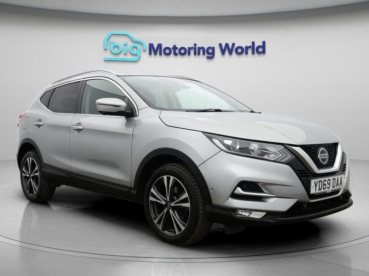 Nissan Qashqai 1.3 DIG-T N-Connecta Euro 6 (s/s) 5dr