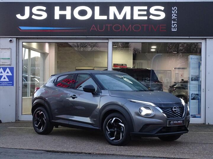 Nissan Juke 1.6 N-Connecta Auto Euro 6 5dr
