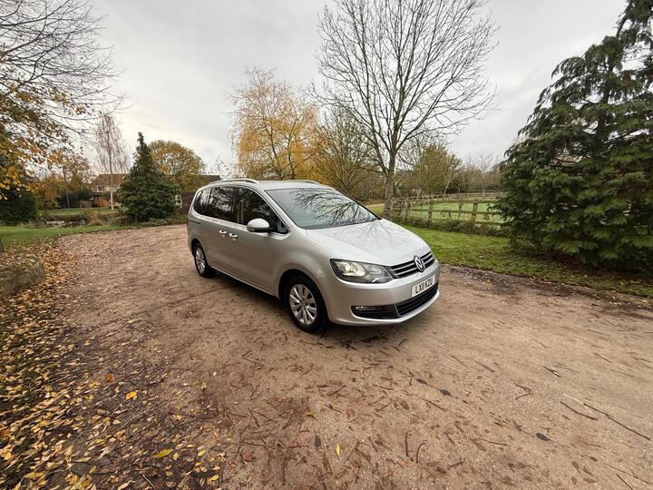 Volkswagen Sharan 1.4 TSI BlueMotion Tech S MPV 5dr Petrol DSG Euro 5 (s/s) (150 Ps) Volkswagen Sharan 1.4 TSI BlueMotion Tech S MPV 5dr Petrol DSG Euro 5 (s/s) (150 Ps)