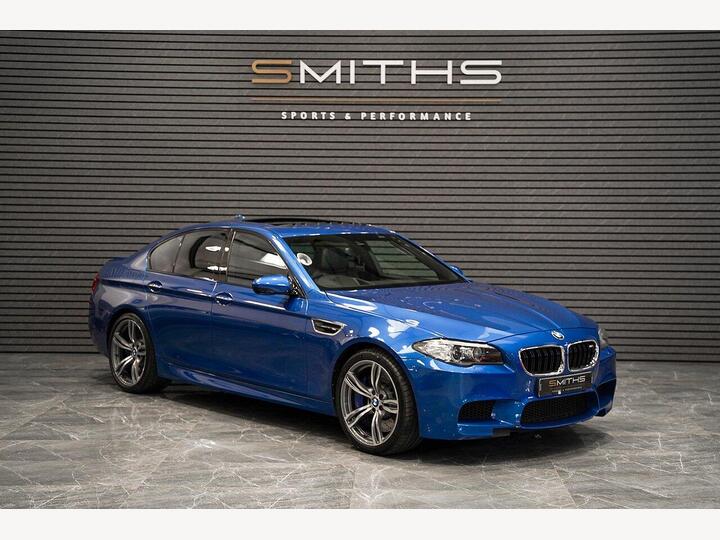 BMW M5 4.4 V8 DCT Euro 6 (s/s) 4dr