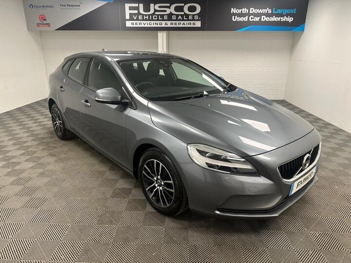 Volvo V40 2.0 T2 Momentum Euro 6 (s/s) 5dr
