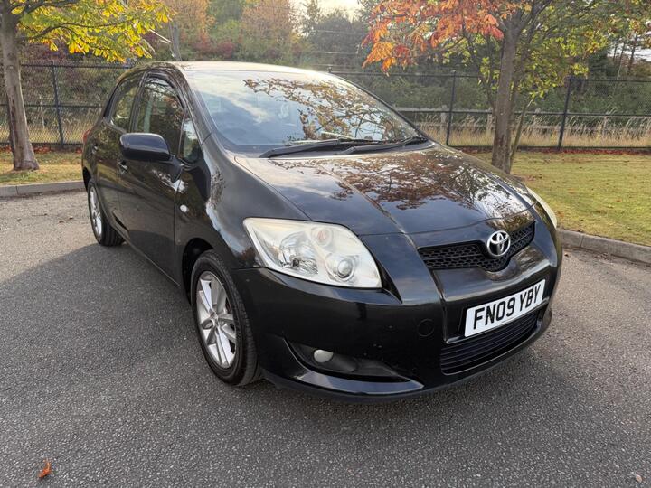 Toyota Auris 1.33 VVT-i TR (s/s) 5dr
