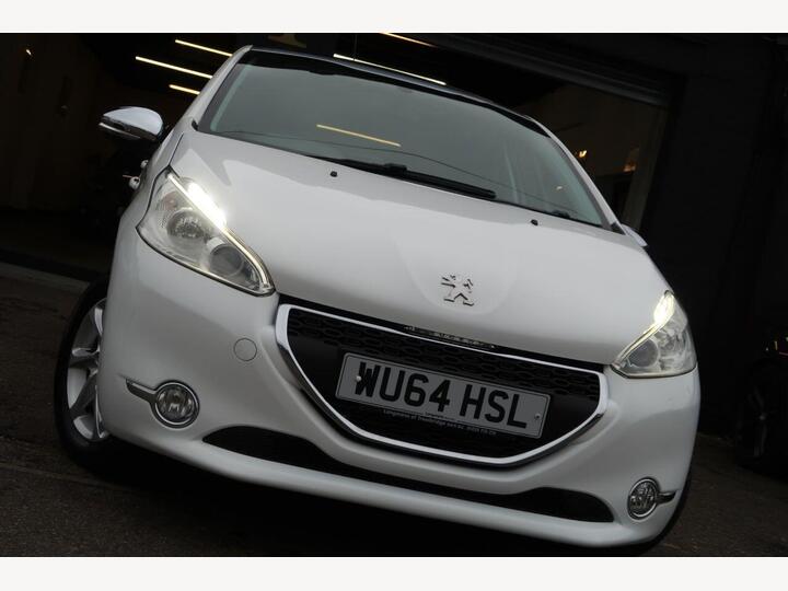 Peugeot 208 1.2 VTi Style Euro 5 5dr