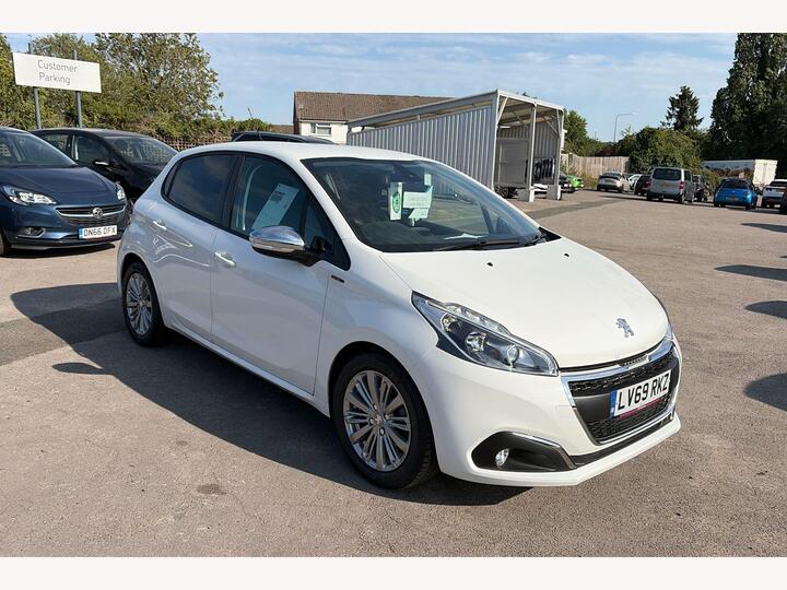 Peugeot 208 1.2 PureTech Signature Euro 6 (s/s) 5dr