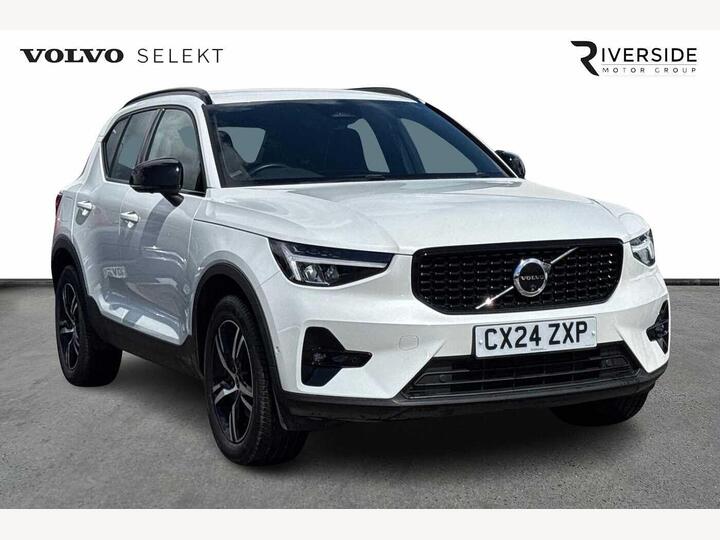 Volvo XC40 2.0 B3 MHEV Plus Dark DCT Auto Euro 6 (s/s) 5dr