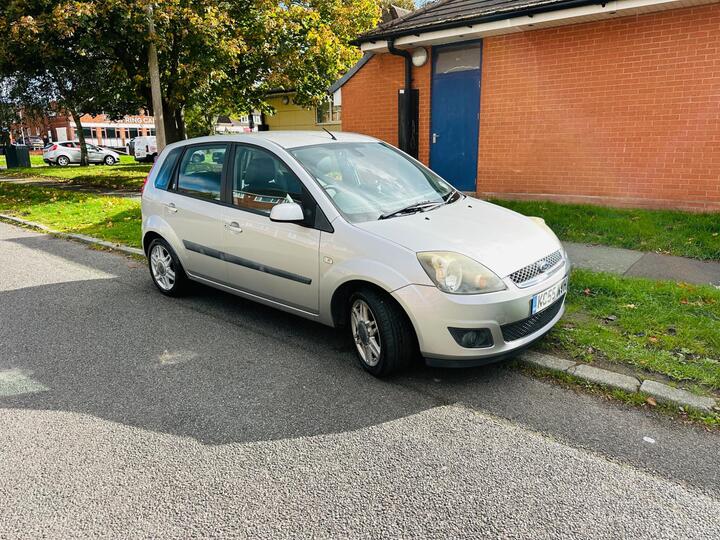 Ford Fiesta 1.4 Ghia 5dr
